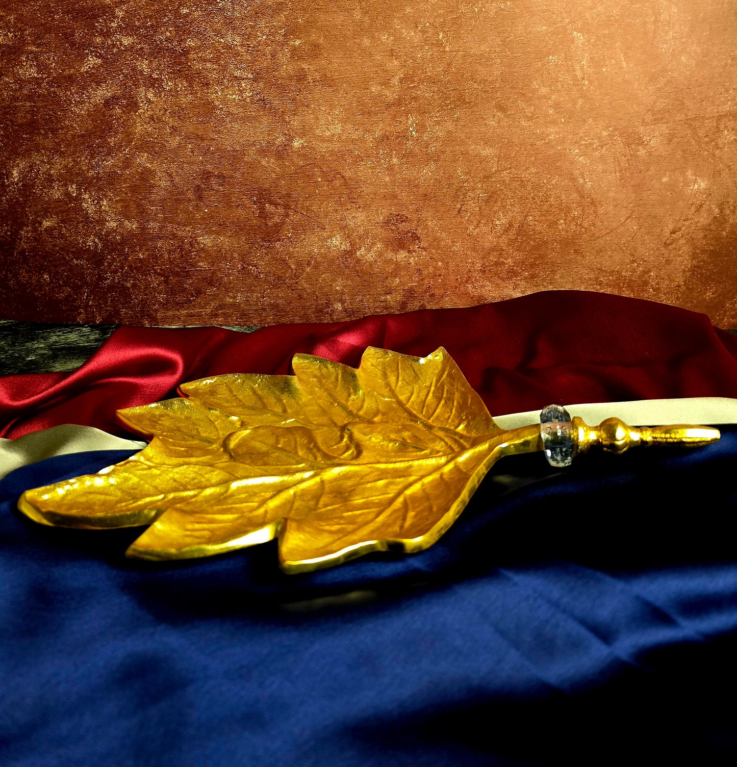 Big Leaf Elegance Tray