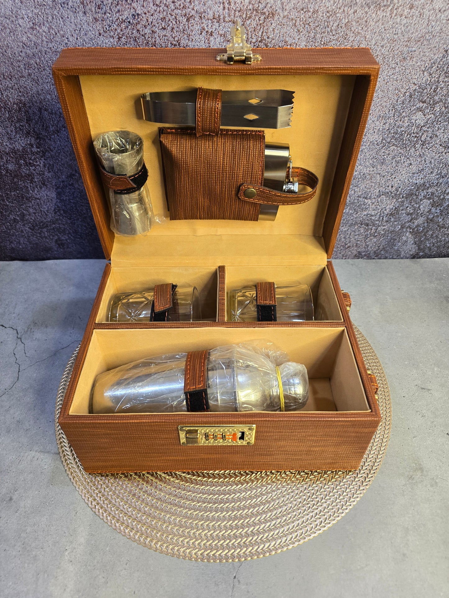Portable Cocktail Bar Set