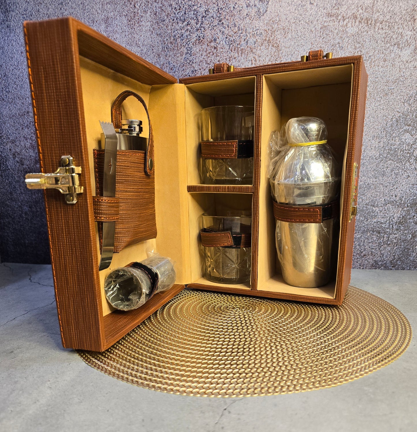 Portable Cocktail Bar Set