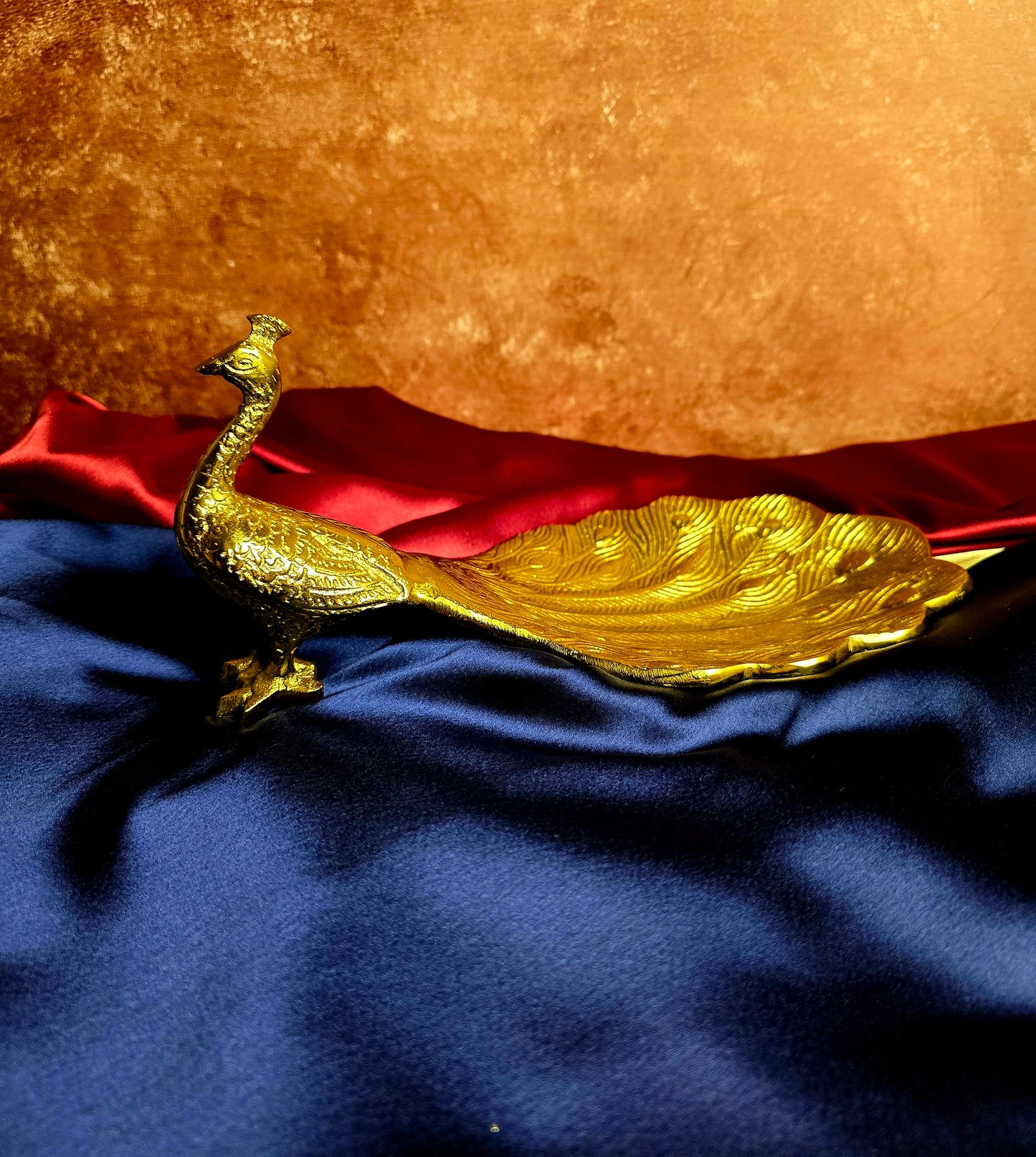 Peacock tray