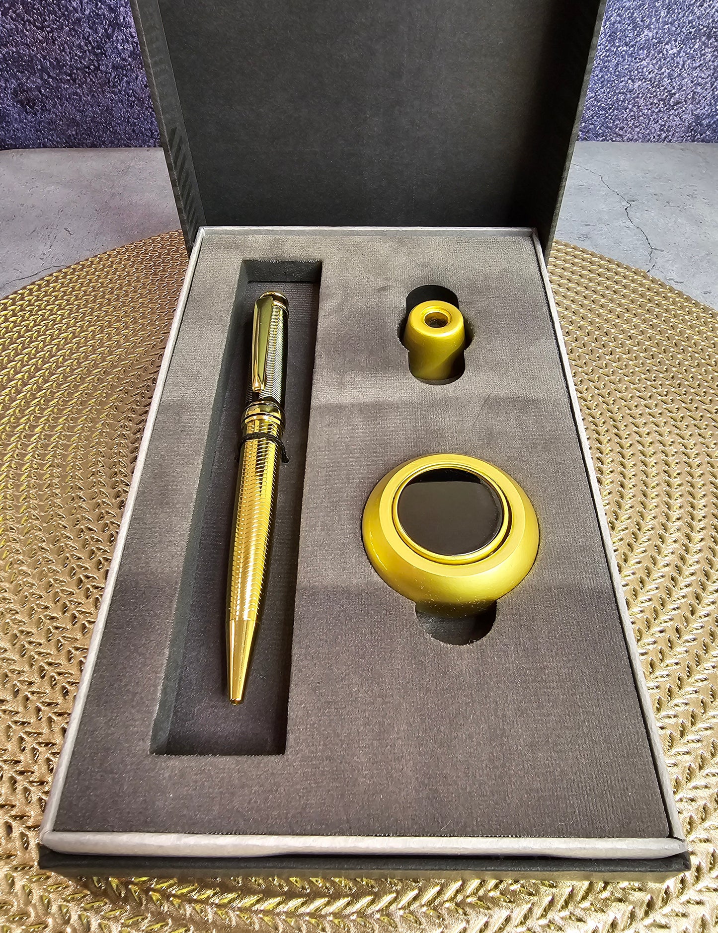 Twist Golden  Pen with paper weight