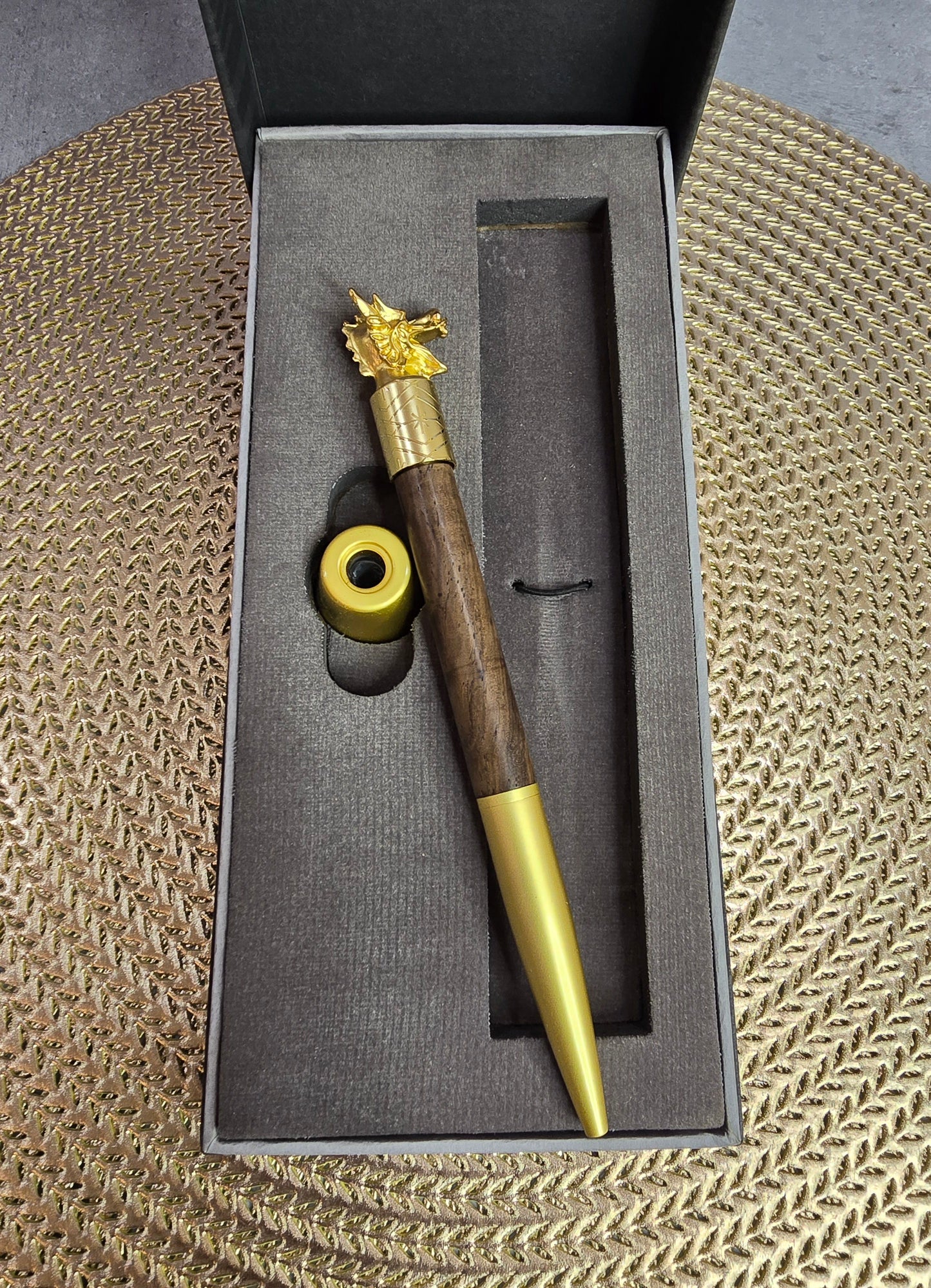 Dragon  Spin Fridget pen  with Holder